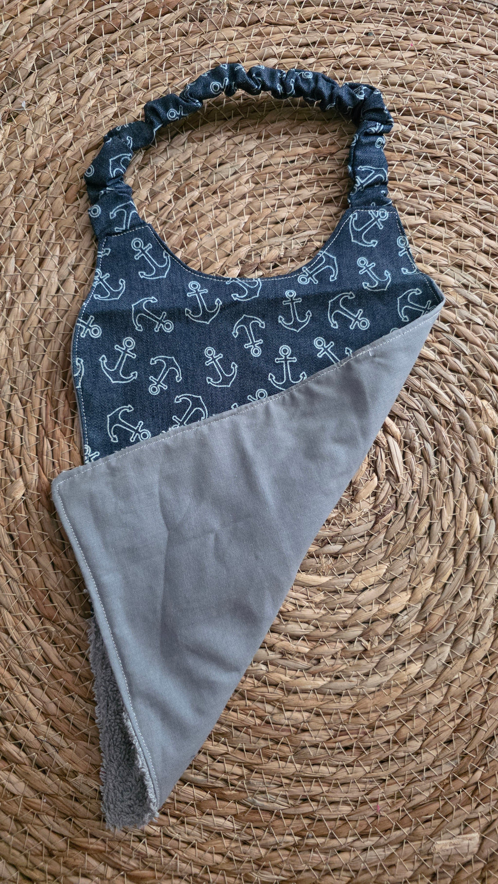 Serviette maternelle ancre marine