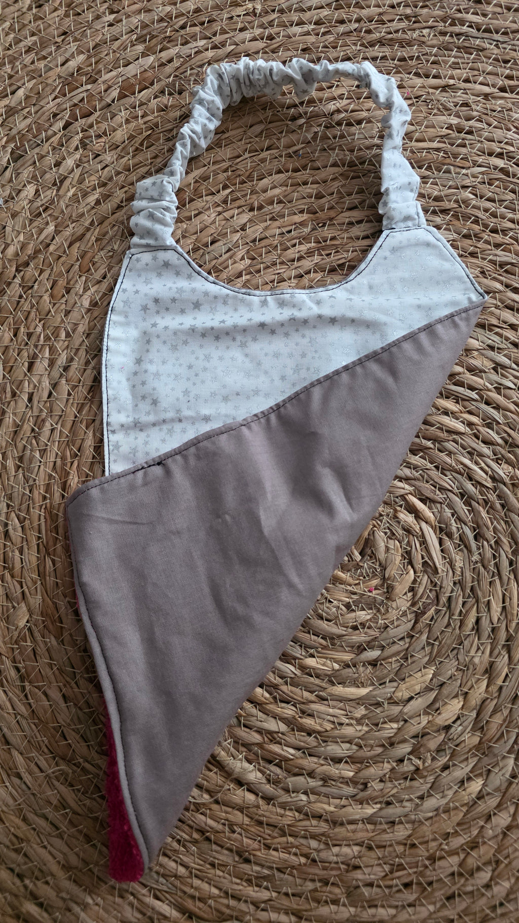 Serviette maternelle étoile blanche