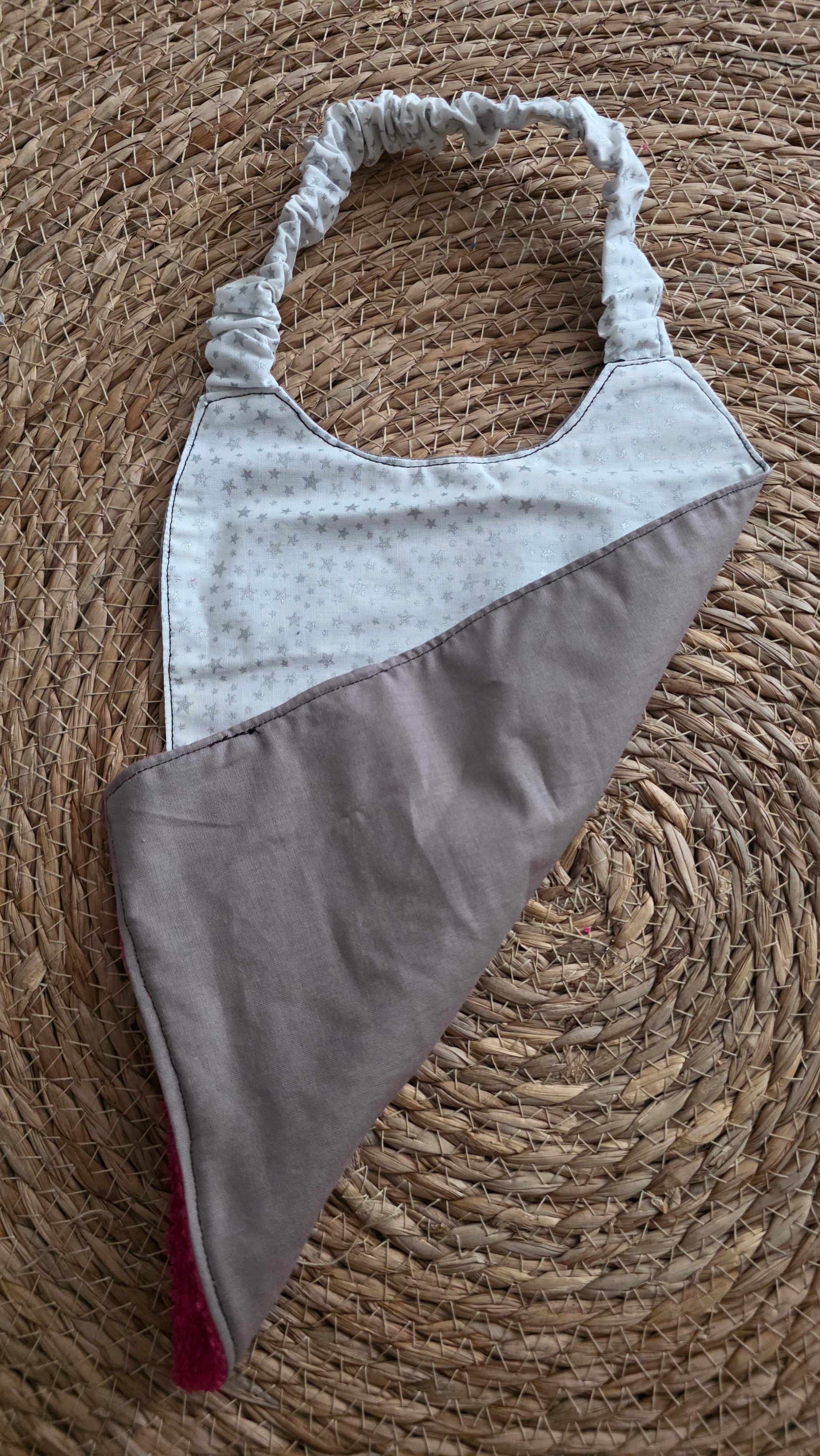 Serviette maternelle étoile blanche