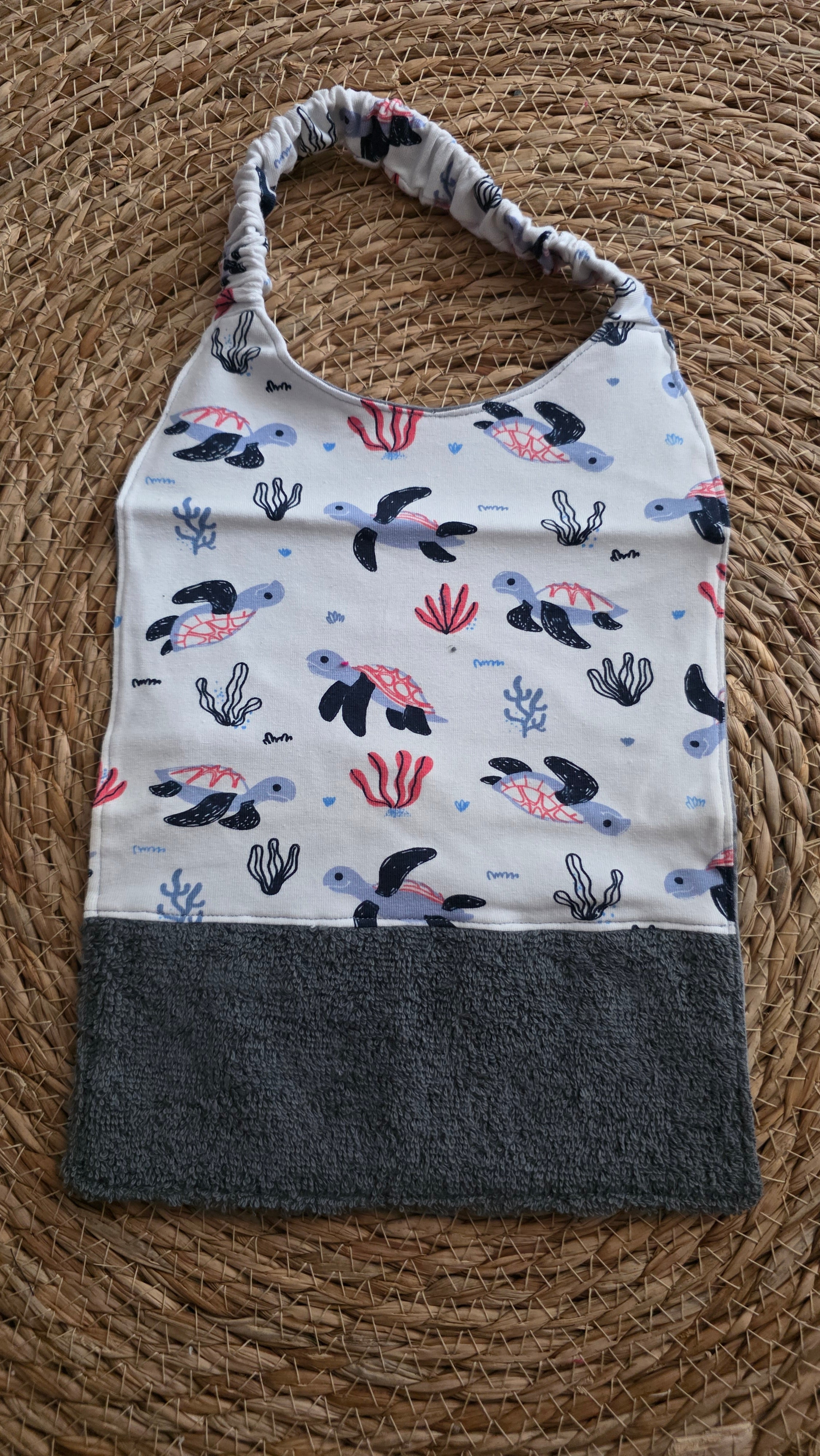 Serviette maternelle tortue