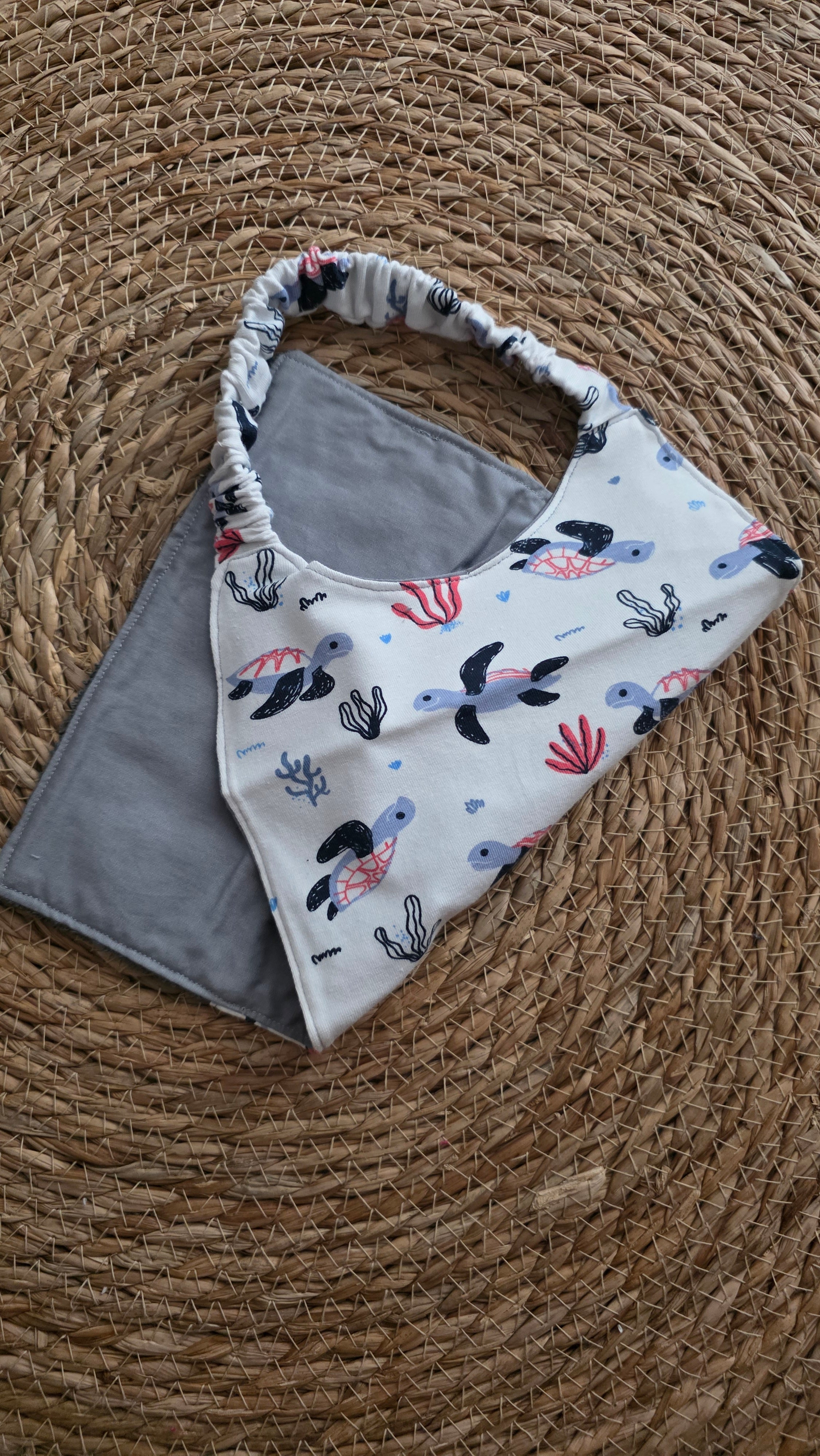 Serviette maternelle tortue